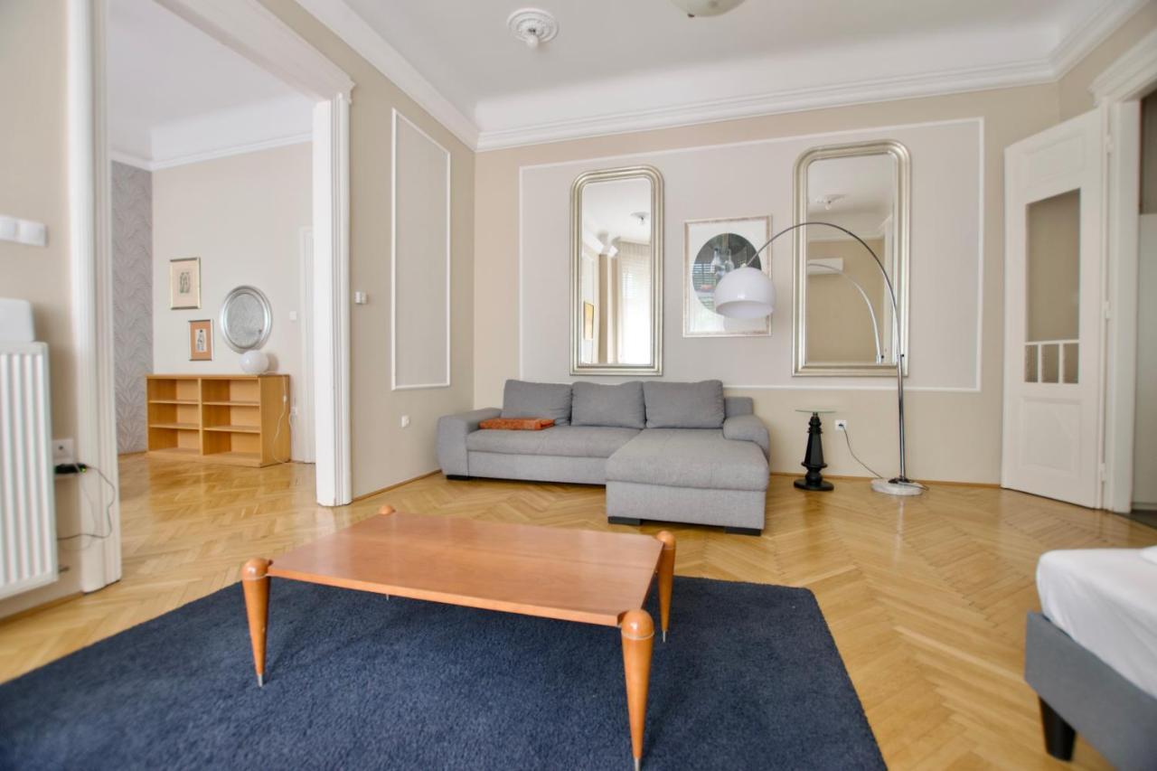 Standard By Hi5 - Kecskemeti Street Apartment