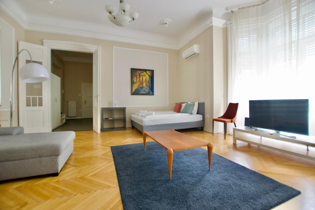 Apartman Standard By Hi5 - Kecskemeti Street *